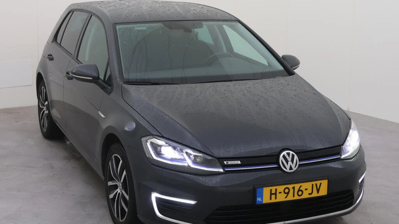 Volkswagen e-Golf 36kWh E-DITION 136pk Navi Clima