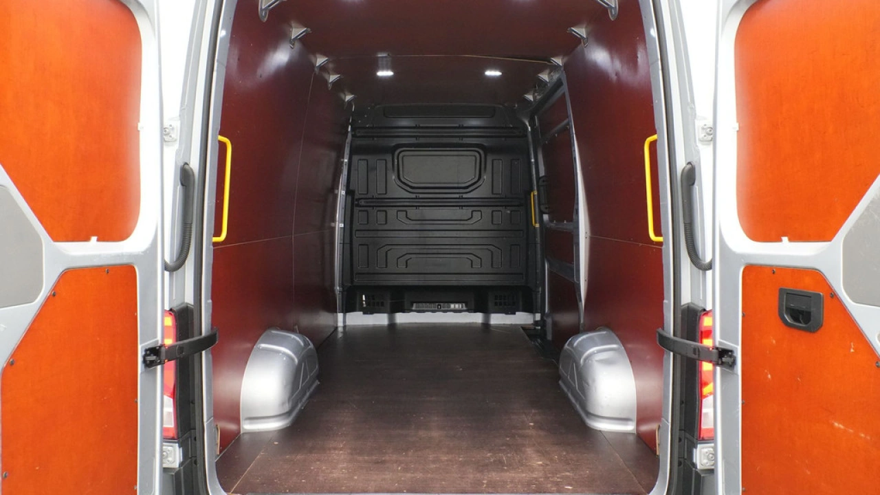 VW Bedrijfswagens Crafter 30 2.0 TDI 177pk DSG L3H2