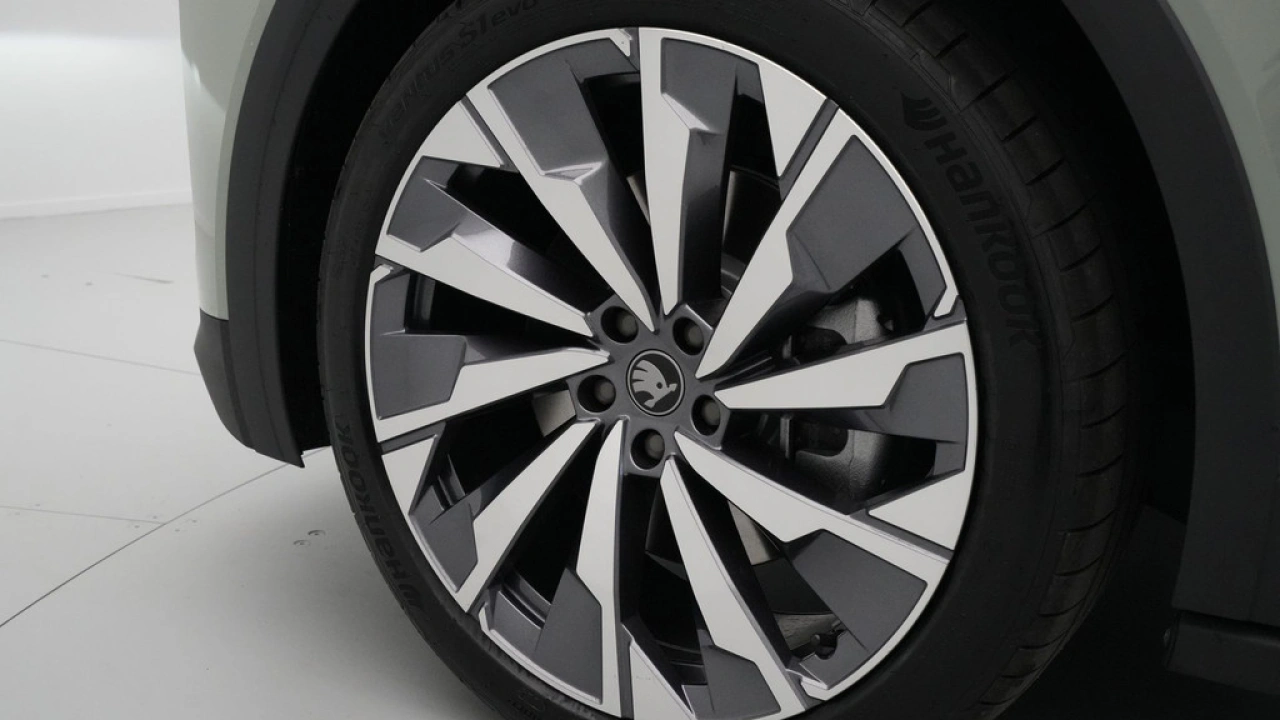 Škoda Elroq Camera HuD Canton Stoelverwarming v+a Memory Seat Trekhaak