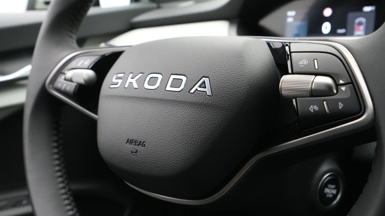 Škoda Elroq Camera HuD Canton Stoelverwarming v+a Memory Seat Trekhaak