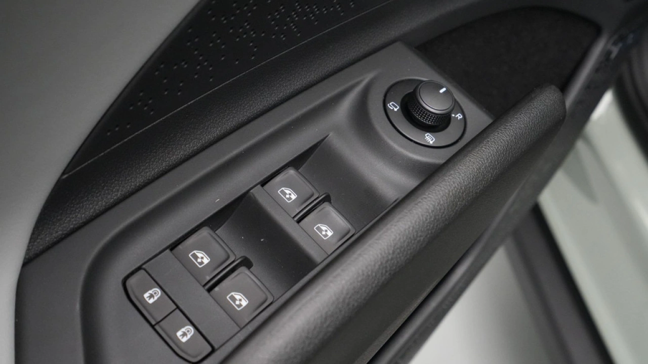 Škoda Elroq Camera HuD Canton Stoelverwarming v+a Memory Seat Trekhaak