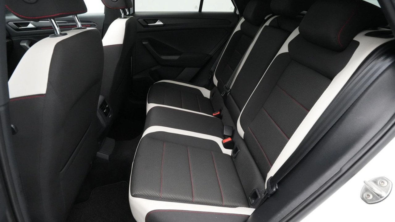 Volkswagen T-Roc 1.5 TSI 150pk Sport R-Line