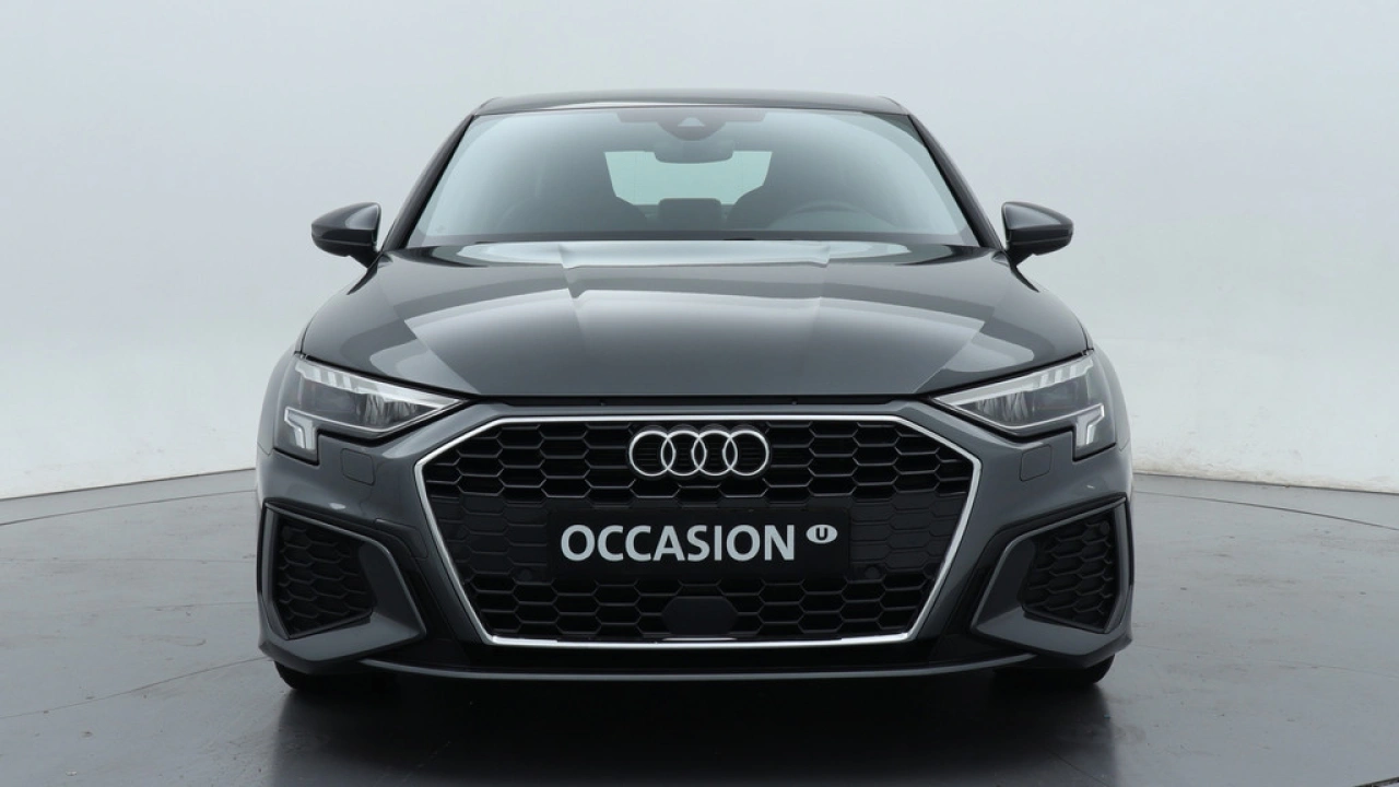 Audi A3 Limousine 30 TFSI S edition | Navigatie | Carplay | Climate control |