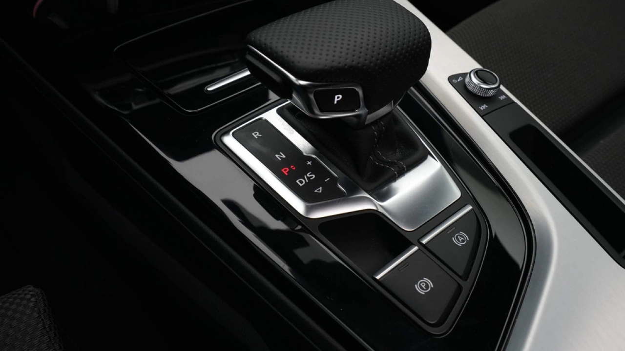 Audi A4 Avant 35 TFSI 110 kW/150 pk S-Tronic S line edition Competition