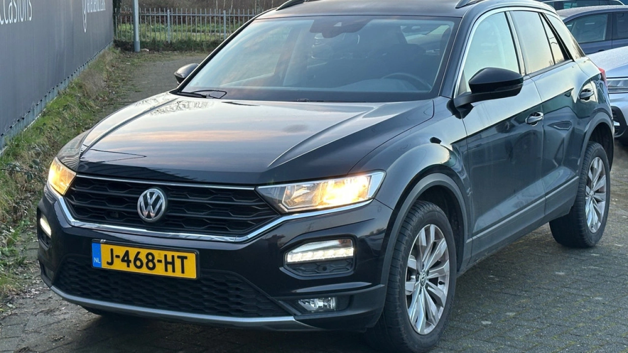 Volkswagen T-Roc 1.5 TSI 150pk DSG Style Navigatie Trekhaak