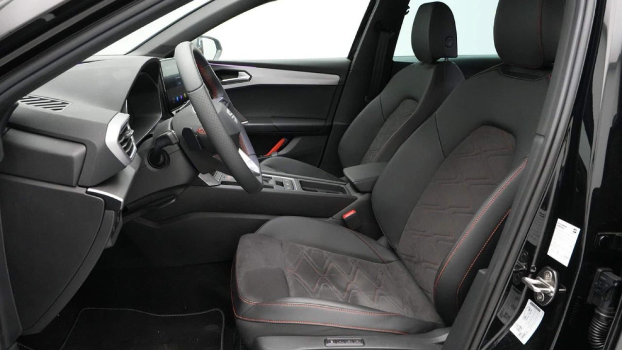 SEAT Leon Sportstourer 1.5 eTSI FR Business Intense DSG