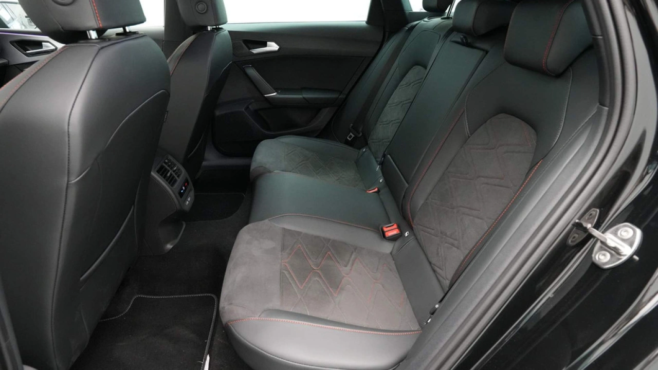 SEAT Leon Sportstourer 1.5 eTSI FR Business Intense DSG