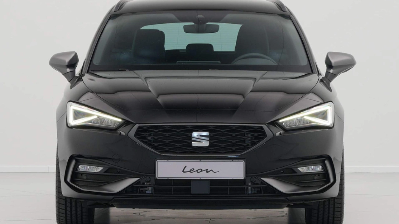 SEAT Leon Sportstourer 1.5 eTSI FR Business Intense DSG