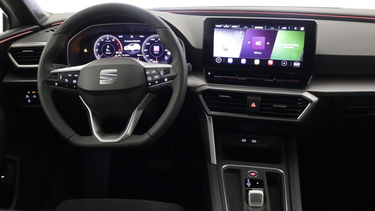 SEAT Leon Sportstourer 1.5 eTSI FR Business Intense