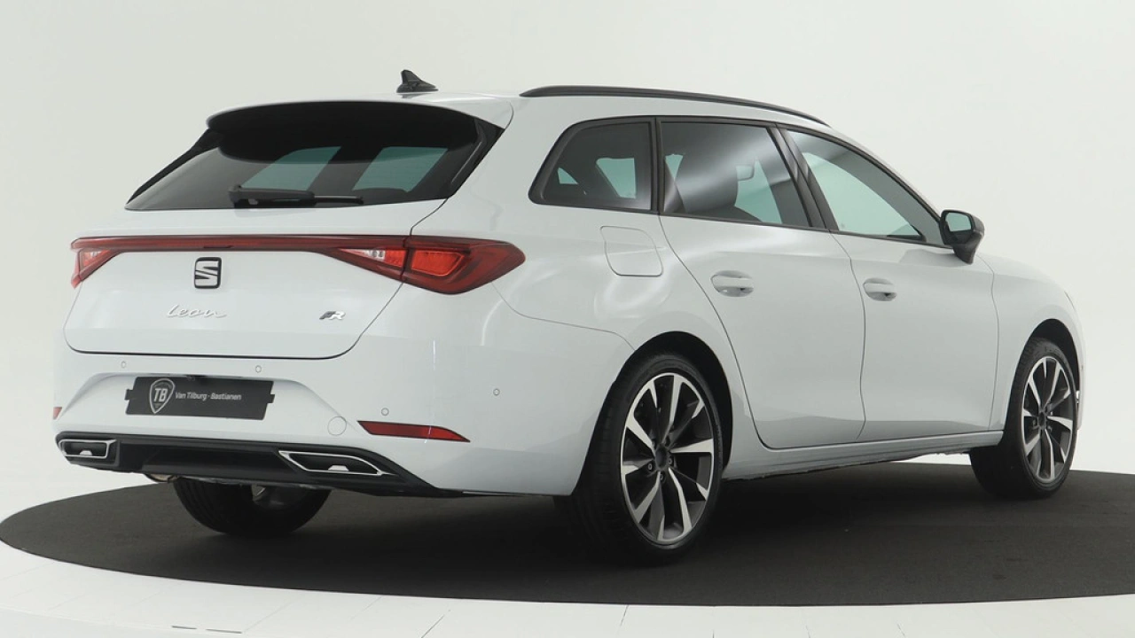 SEAT Leon Sportstourer 1.5 eTSI FR Business Intense