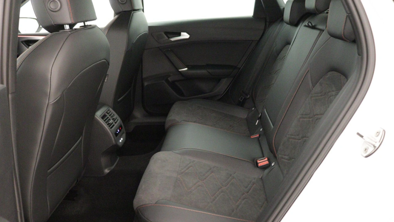 SEAT Leon Sportstourer 1.5 eTSI FR Business Intense