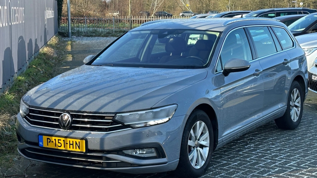 Volkswagen Passat Variant 1.5 TSI 150pk DSG Business Navigatie Trekhaak