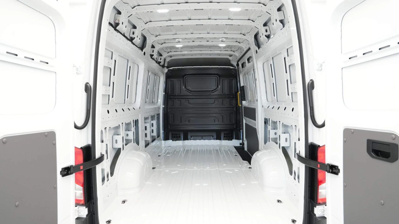 VW Bedrijfswagens Crafter 2.0 TDI 103kW 140PK GVW 3.5T WB 3640mm L3H3 Highline AUT