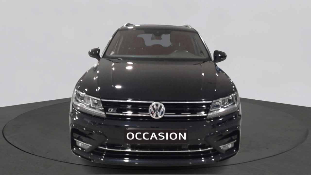 Volkswagen Tiguan 1.5 TSI ACT Automaat Highline Business R | Trekhaak | Binnenkort beschikbaar