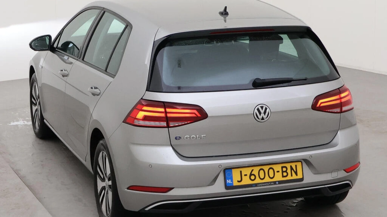 Volkswagen e-Golf E-DITION | Warmtepomp | LED | Parkeersensoren | Navigatie