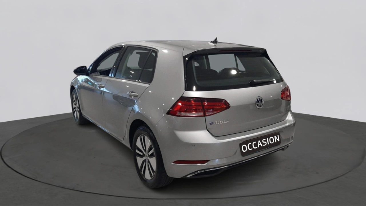 Volkswagen e-Golf E-DITION | Warmtepomp | LED | Parkeersensoren | Navigatie