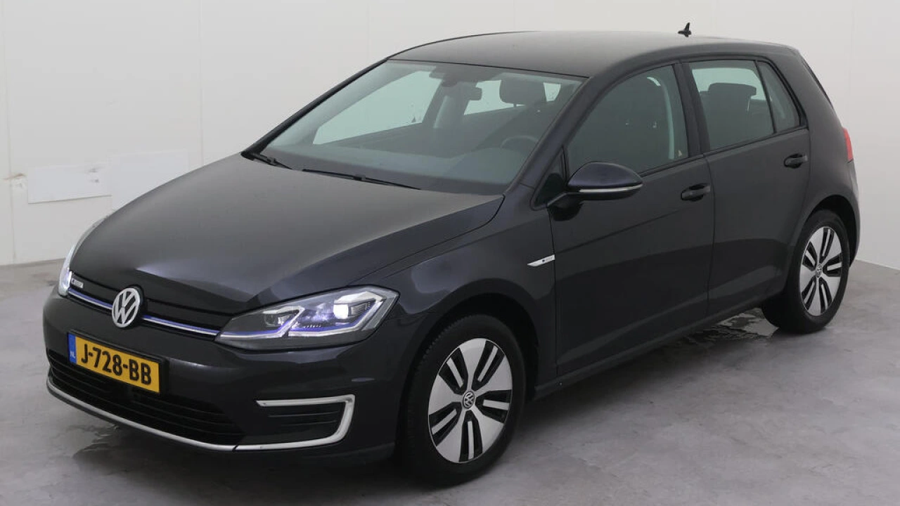 Volkswagen e-Golf E-DITION | Warmtepomp | Camera | Navi | Active Info Display