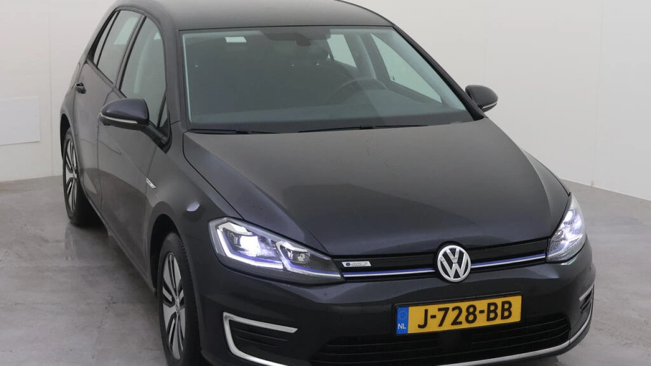 Volkswagen e-Golf E-DITION | Warmtepomp | Camera | Navi | Active Info Display