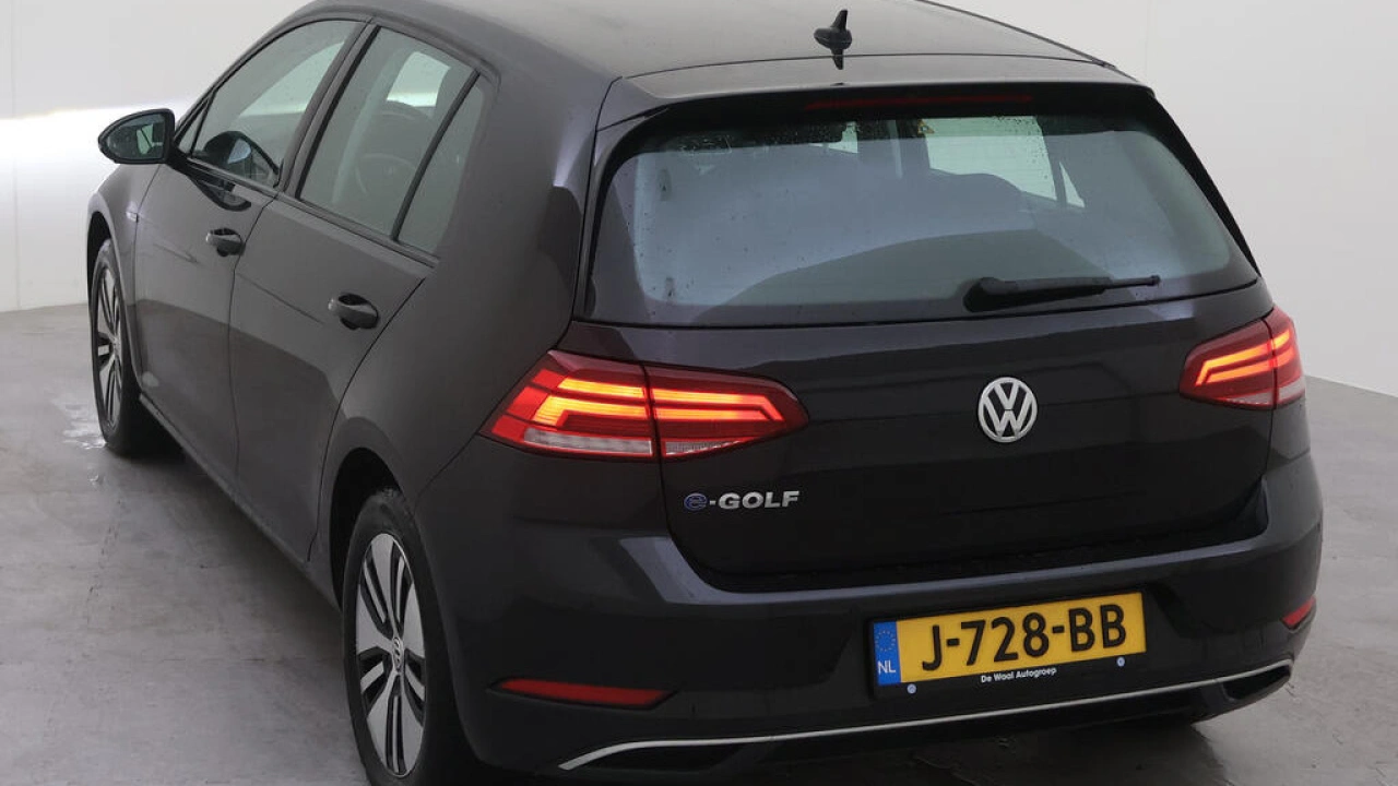 Volkswagen e-Golf E-DITION | Warmtepomp | Camera | Navi | Active Info Display