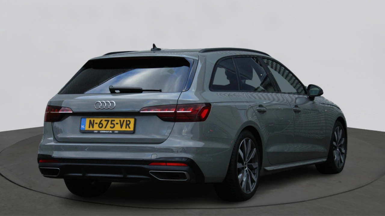 Audi A4 Avant 35 TFSI 150pk S edition Competition / Optiekpakketzwart / Dealer onderhouden