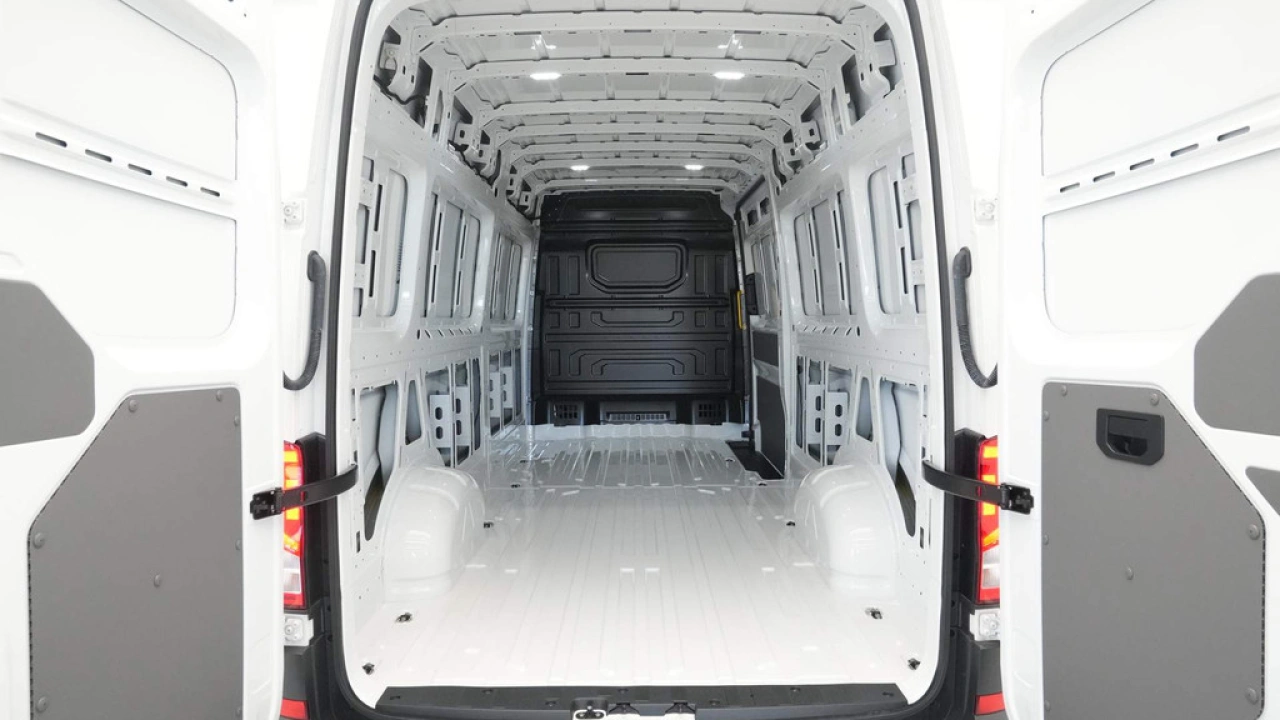 VW Bedrijfswagens Crafter 2.0 TDI 103kW 140PK GVW 3.5T Comfortline AUT L4H3