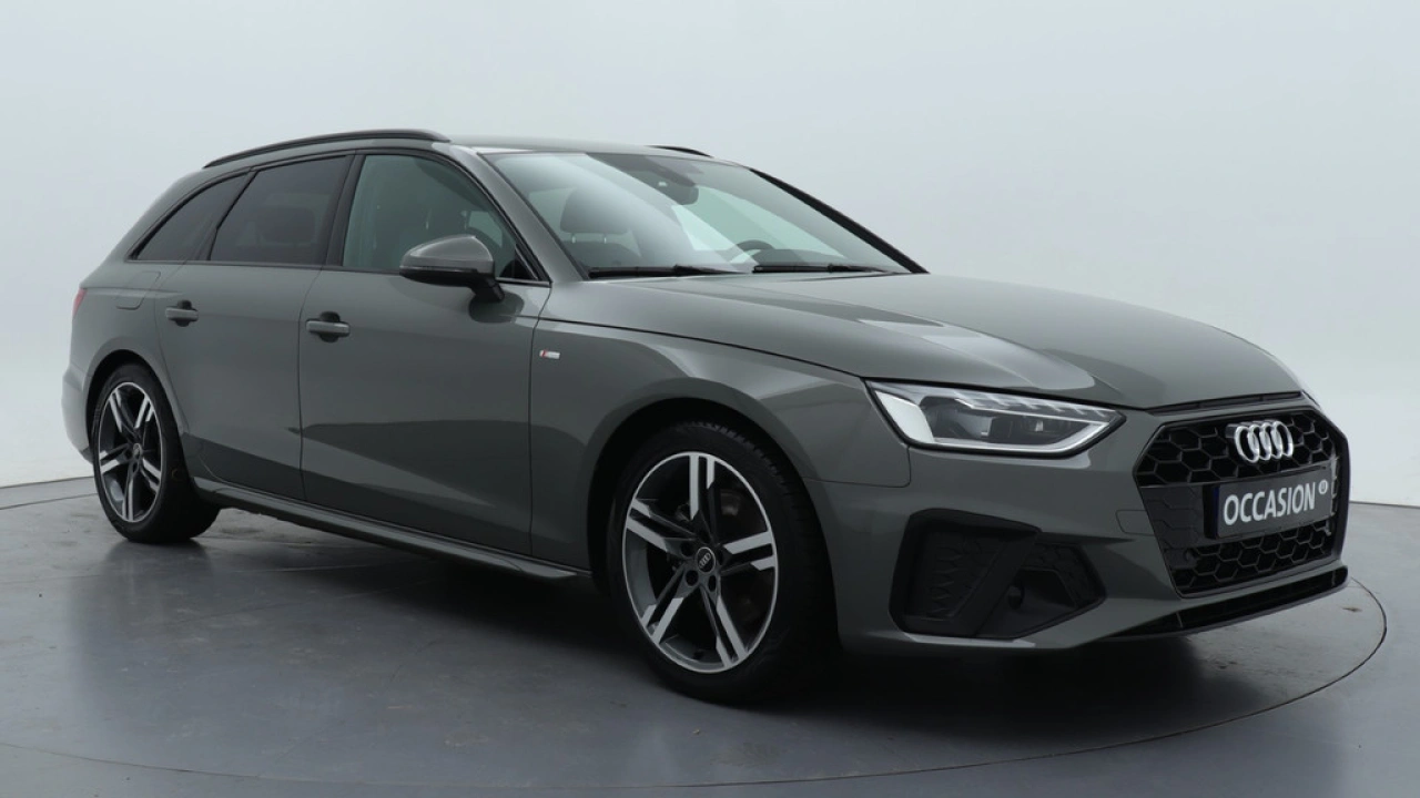 Audi A4 Avant 35 TFSI S edition Competition | Zwart optiek | Tour | 18