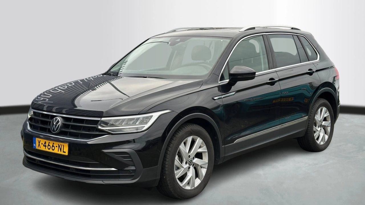 Volkswagen Tiguan 1.5 TSI 150pk DSG Life Business Panoramadak Trekhaak