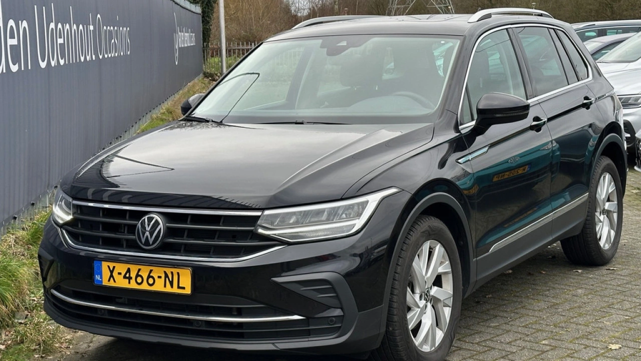 Volkswagen Tiguan 1.5 TSI 150pk DSG Life Business Panoramadak Trekhaak