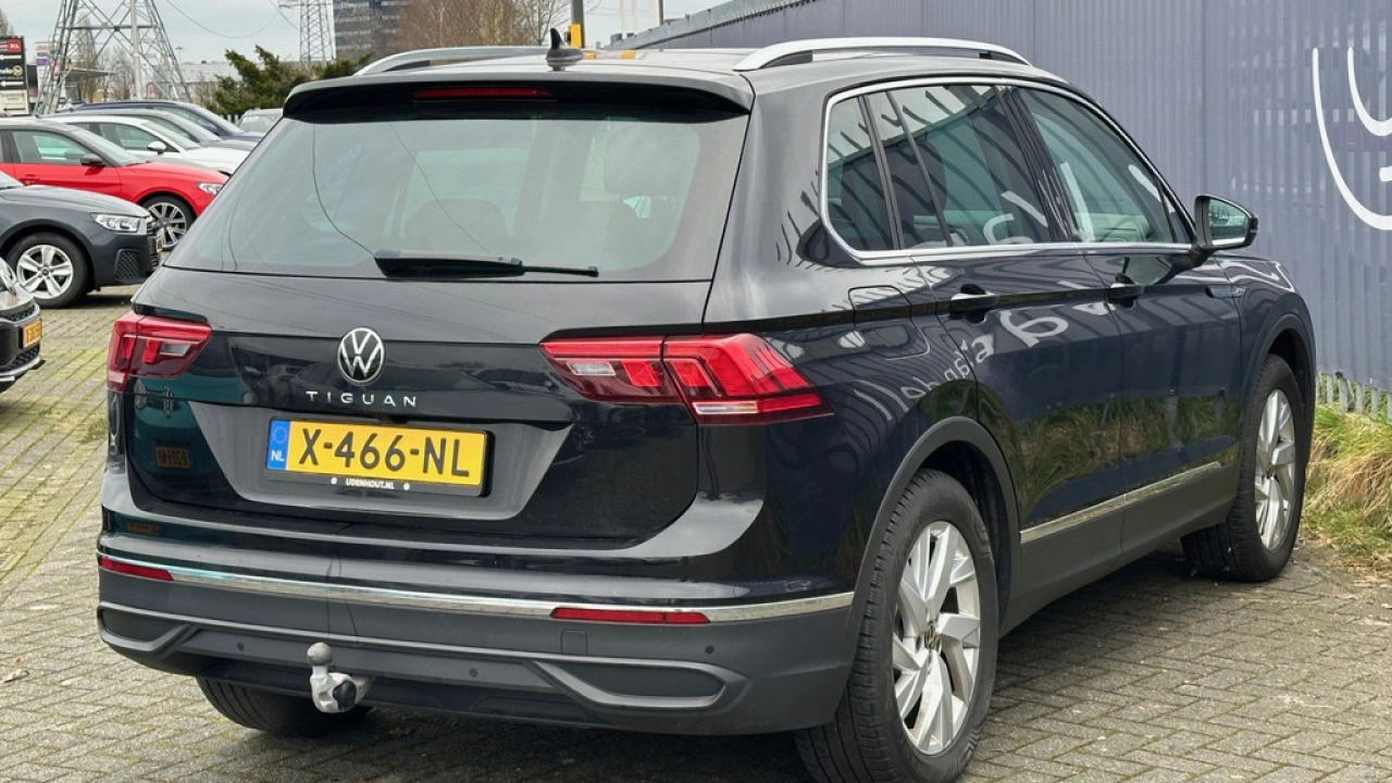 Volkswagen Tiguan 1.5 TSI 150pk DSG Life Business Panoramadak Trekhaak