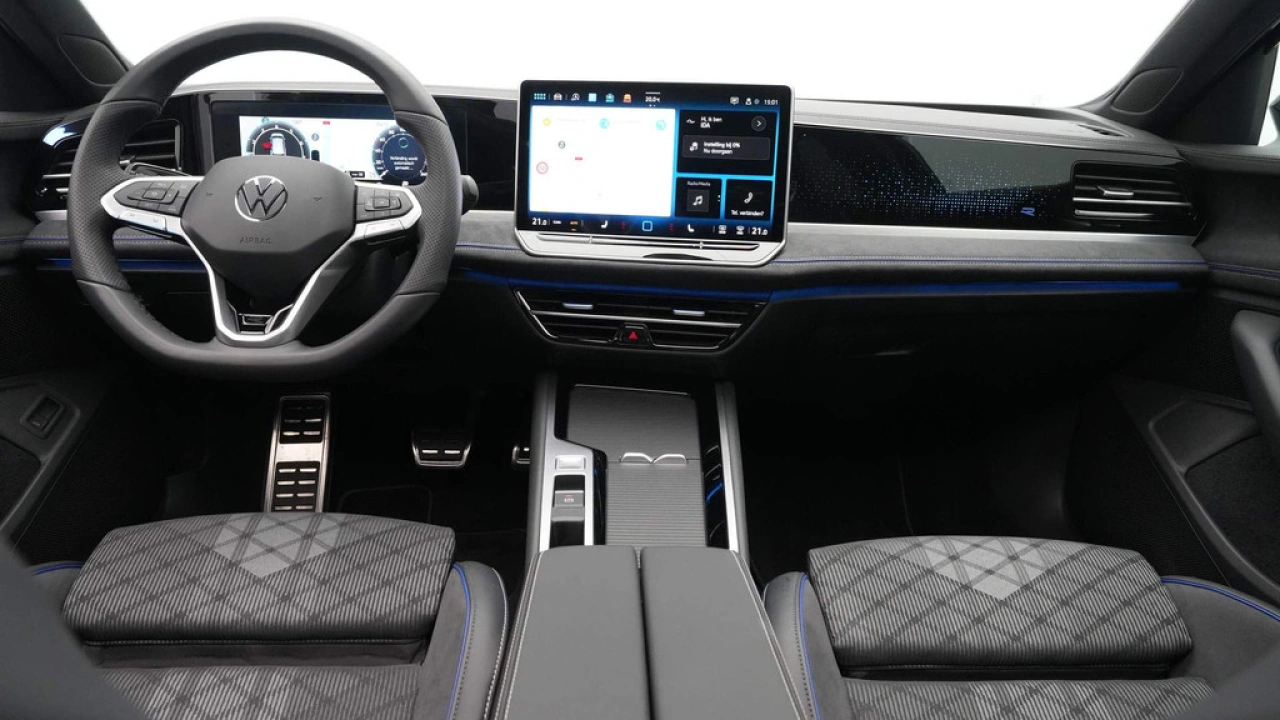 Volkswagen Passat Variant 1.5 eTSI 150pk DSG R Line BlackStyle