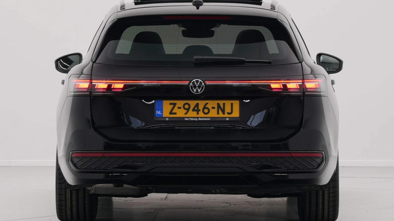 Volkswagen Passat Variant 1.5 eTSI 150pk DSG R Line BlackStyle