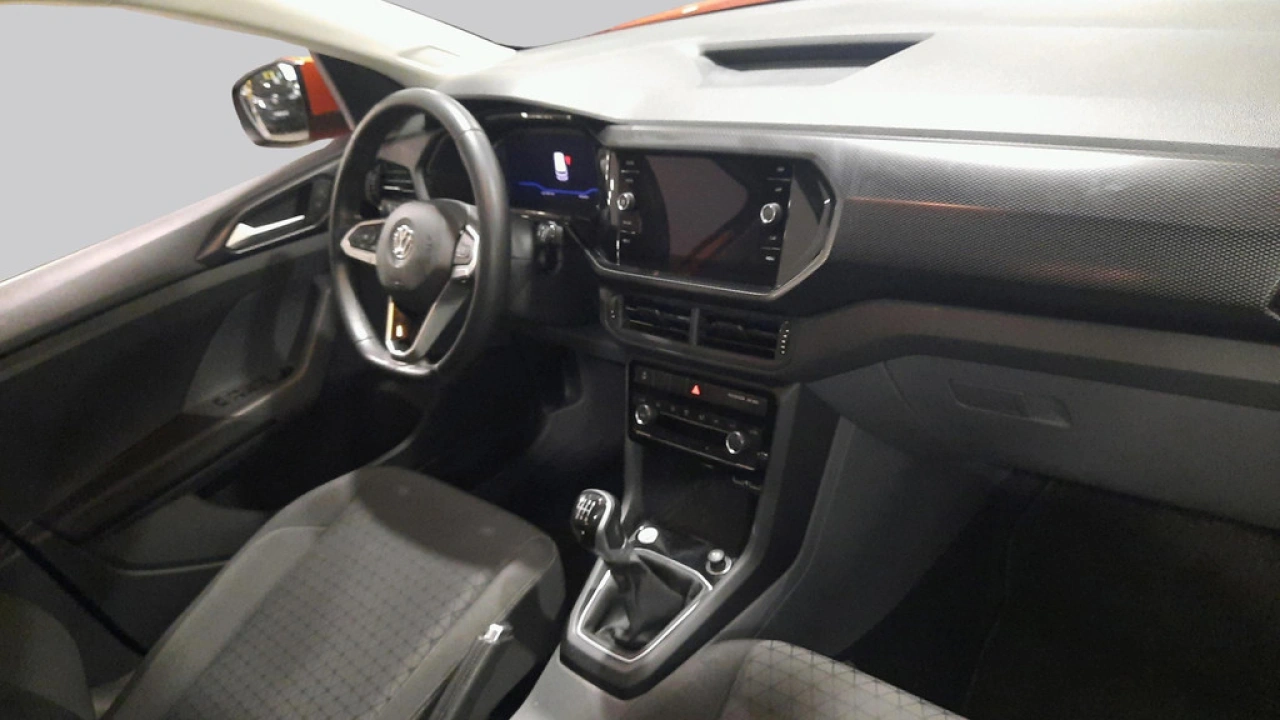 Volkswagen T-Cross 1.0 110pk TSI Life | Navi | LED verlichting | Camera | Trekhaak