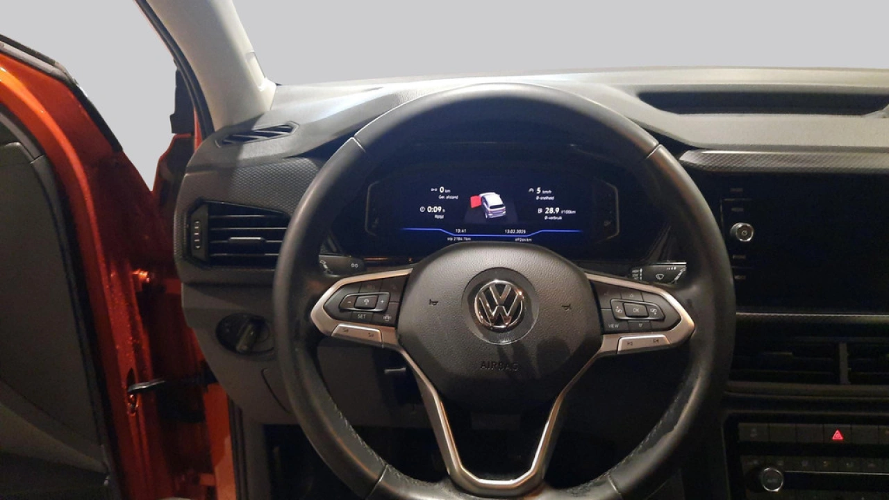 Volkswagen T-Cross 1.0 110pk TSI Life | Navi | LED verlichting | Camera | Trekhaak