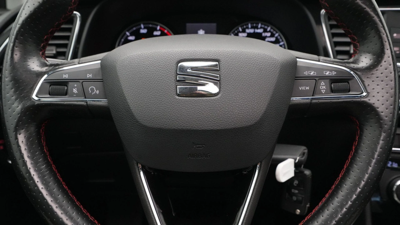 SEAT León ST 1.5 TSI 150pk DSG FR Business Intense