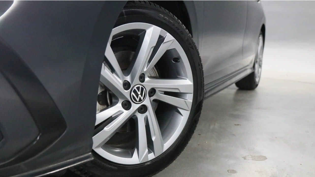 Volkswagen Golf 1.5 eTSI R-Line Black Style