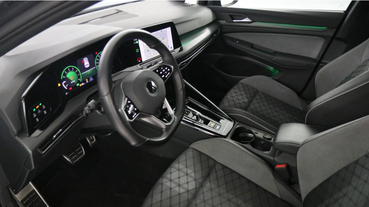 Volkswagen Golf 1.5 eTSI R-Line Black Style