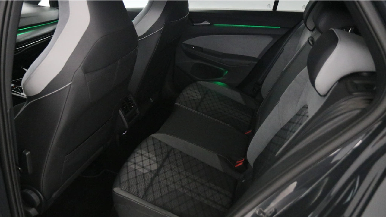 Volkswagen Golf 1.5 eTSI R-Line Black Style