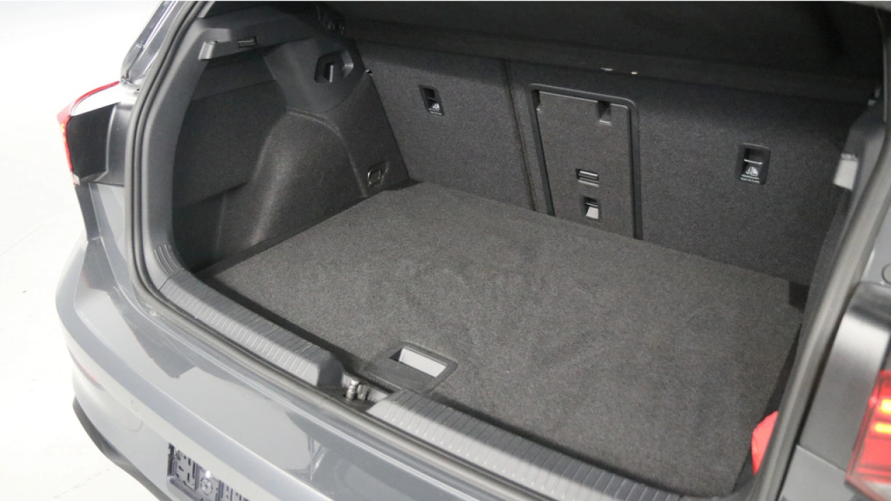 Volkswagen Golf 1.5 eTSI R-Line Black Style