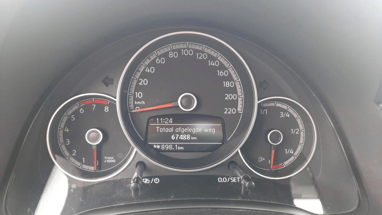 Volkswagen up! 1.0 BMT move up! | PDC | Camera | Cruise Control