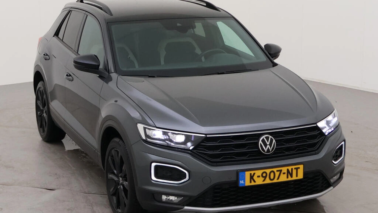 Volkswagen T-Roc 1.5 TSI Sport Automaat | Black Style | Nieuw binnen |