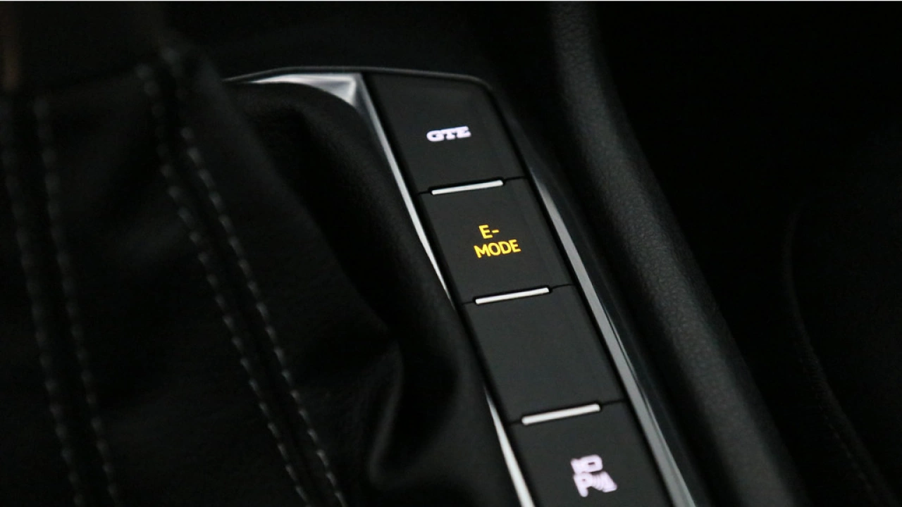 Volkswagen Tiguan 1.4 TSI eHybrid 245pk PHEV R-Line Business+ | trekhaak | panoramadak