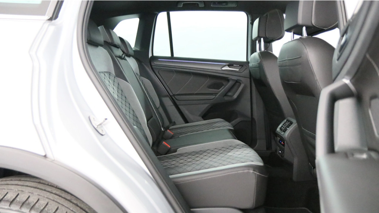 Volkswagen Tiguan 1.4 TSI eHybrid 245pk PHEV R-Line Business+ | trekhaak | panoramadak
