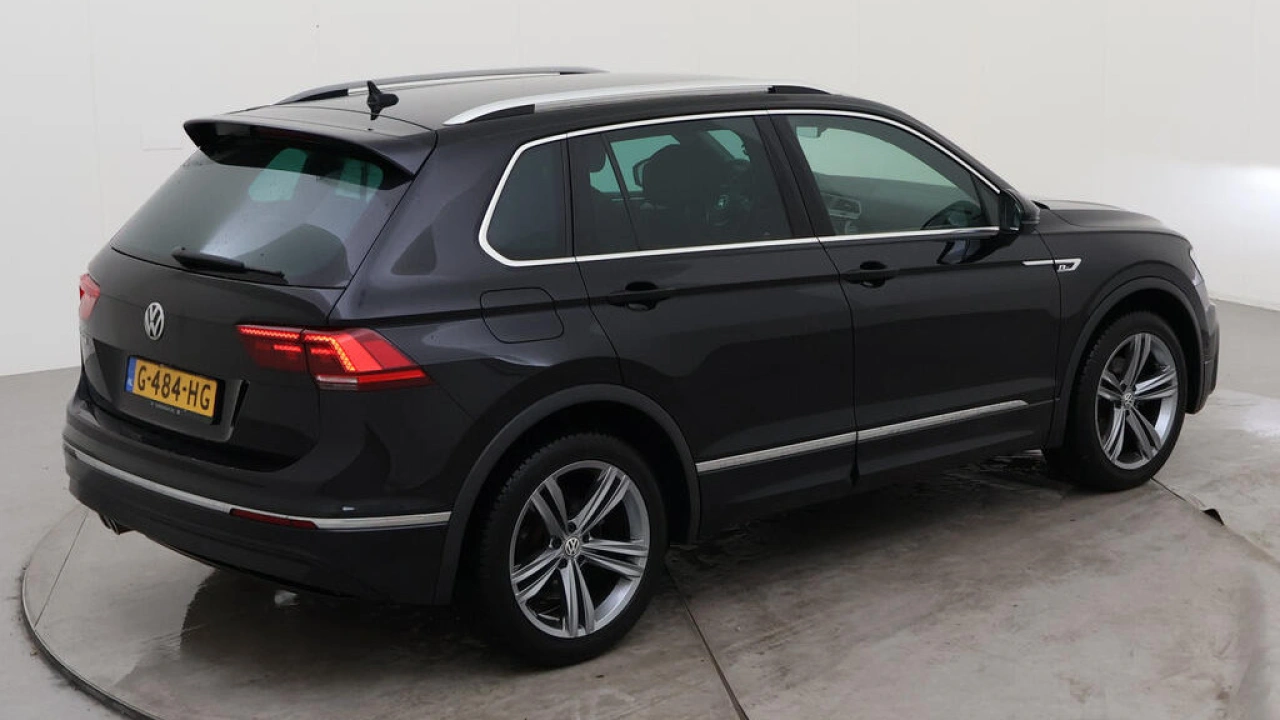 Volkswagen Tiguan 1.5 TSI ACT Highline Business R | Nieuw binnen |