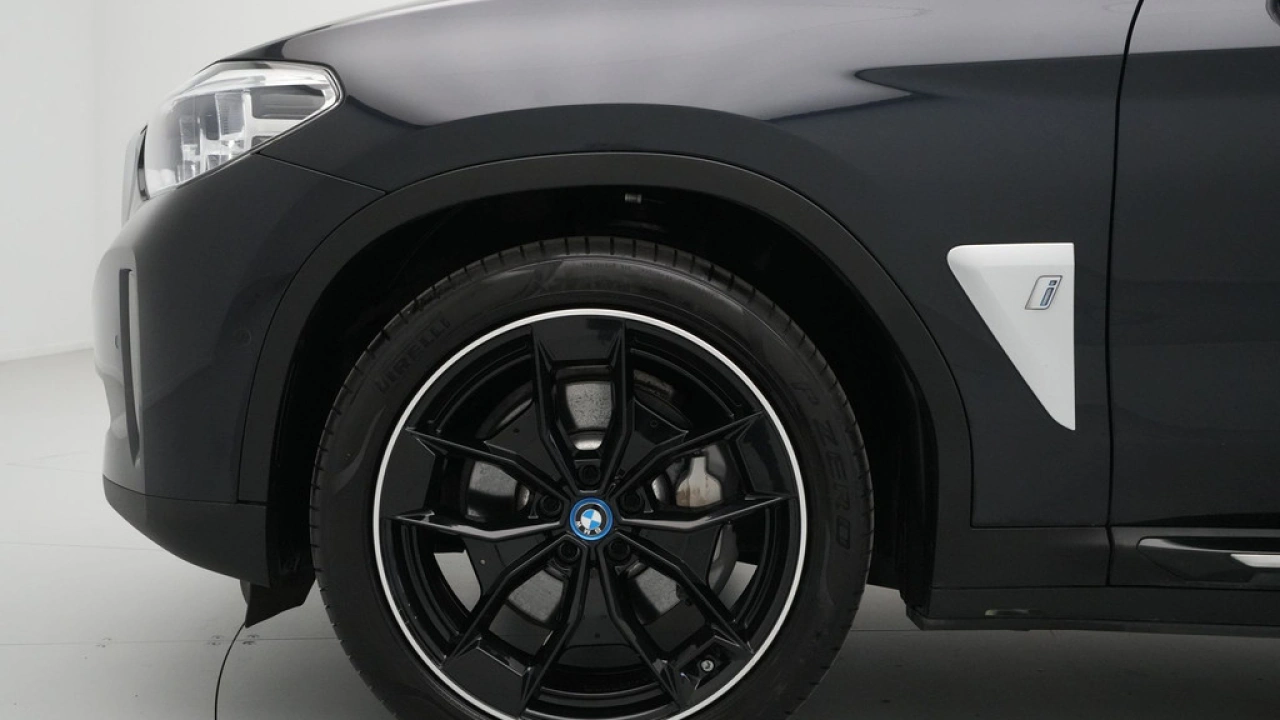 BMW iX3 High Executive 80 kWh 285pk