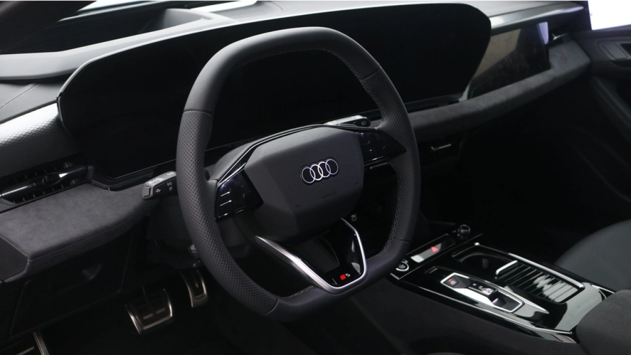 Audi A6 Avant e-tron S edition performance 100 kWh | Tech Plus | Panoramadak | B&O | HuD |