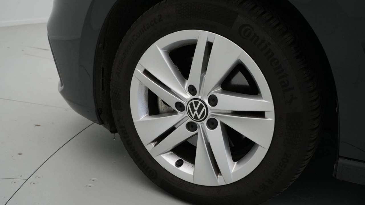 Volkswagen Golf 1.0 eTSI Life Business