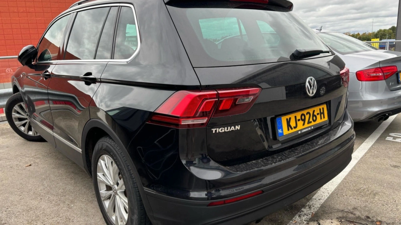 Volkswagen Tiguan 1.4 TSI Comfortline Exe. | Trekhaak wegkl | Navi | binnenkort beschikbaar