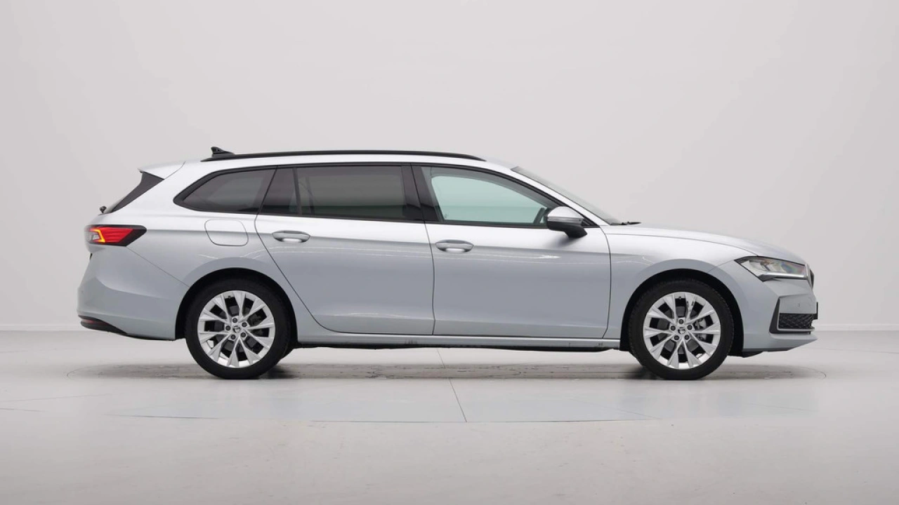 Škoda Superb Combi 1.5 TSI MHEV First Edition
