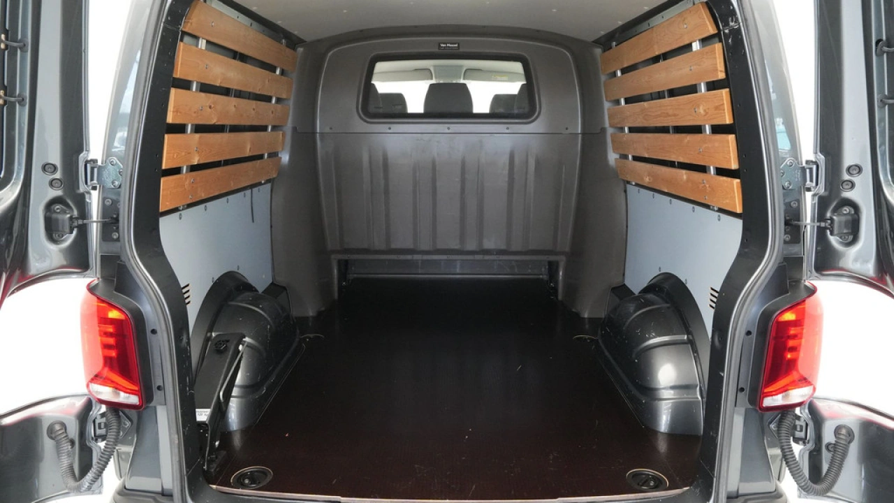 VW Bedrijfswagens Transporter 2.0 TDI 150pk DSG L2H1 30 DC