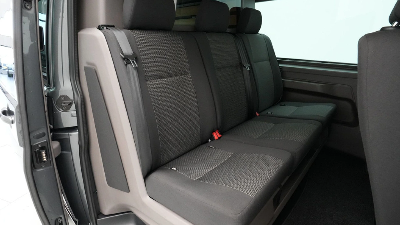 VW Bedrijfswagens Transporter 2.0 TDI 150pk DSG L2H1 30 DC
